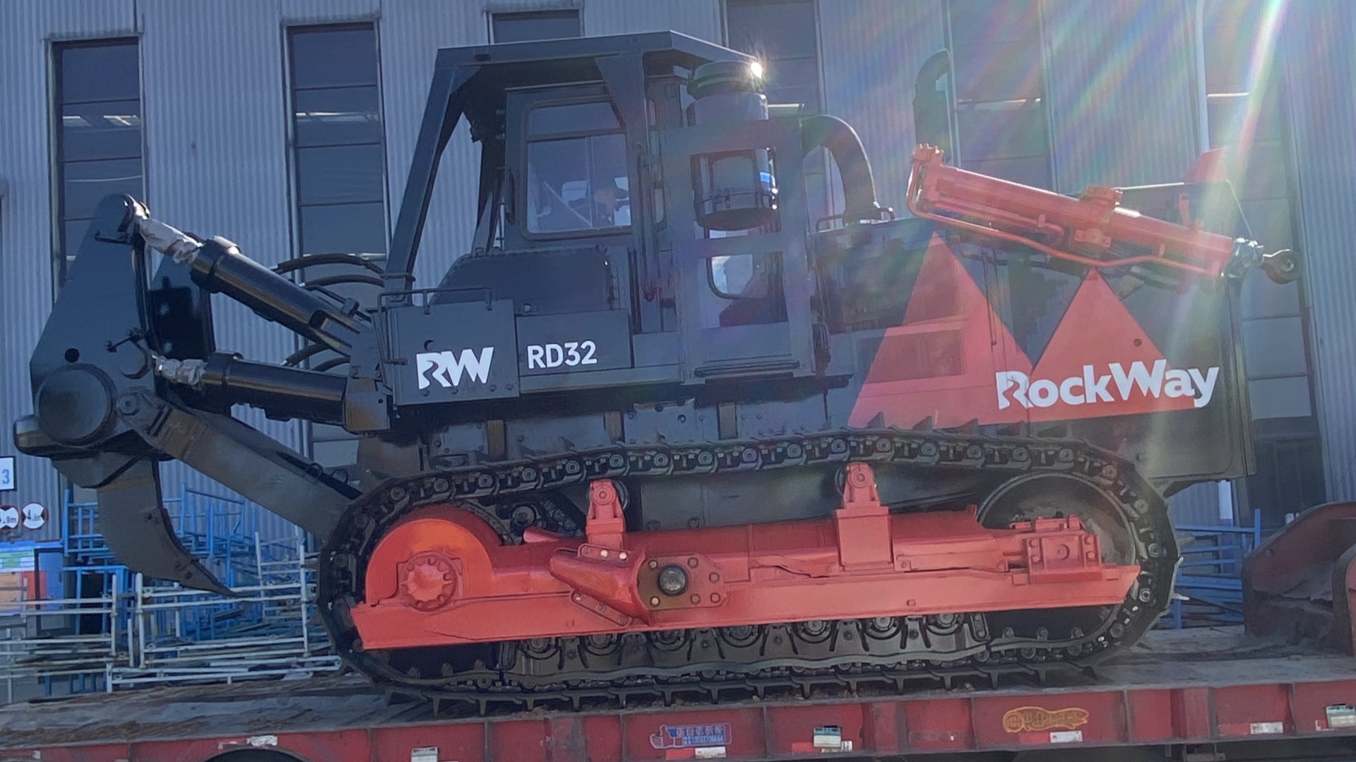 Shanbo bulldozer successfully sent to Russia.