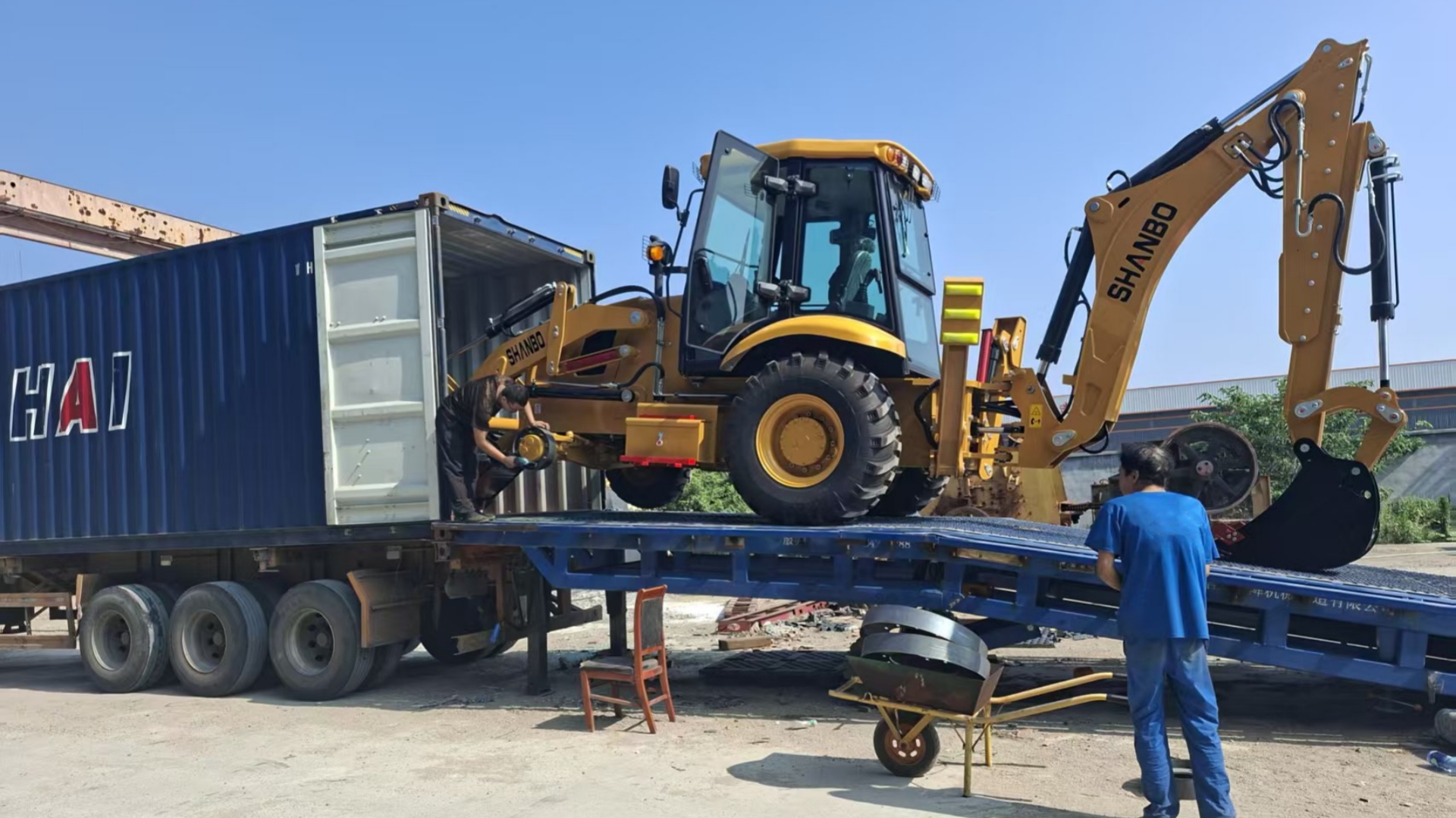 Shanbo backhoe loader successfully started! Gathering strength and empowering, starting a new journey of the project together.